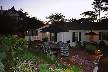 The Colonial Terrace - 14