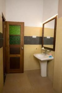 Harmony Beach Bungalows - 32