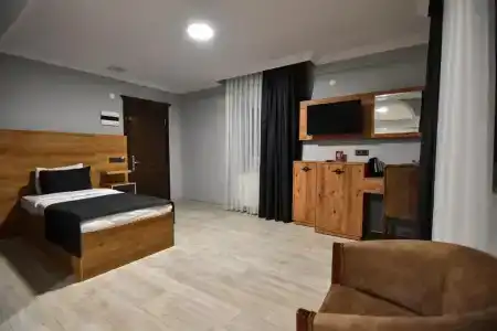 Sandal Otel - 112