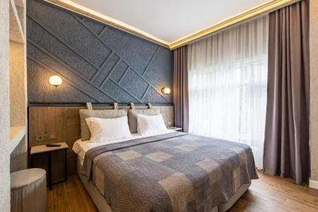 Seraglio & Suites - 105