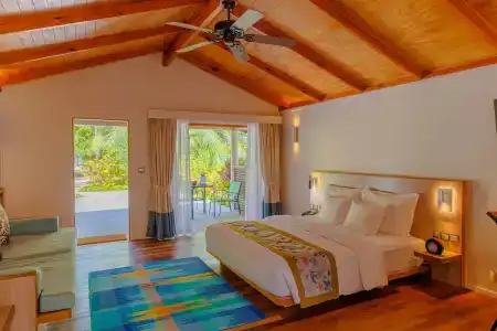 Meeru Island Resort & Spa - 7