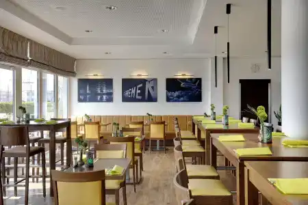 Holiday Inn Express Bremen Airport, An Ihg - 13
