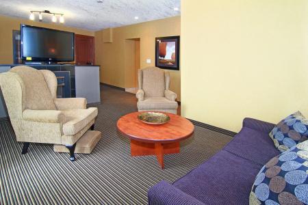 Holiday Inn Express and Suites, an IHG - 109