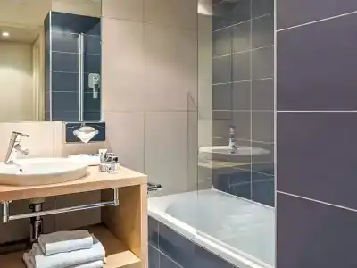 Mercure Paris Gare De Lyon TGV - 53