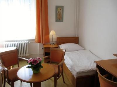 Jana / Pension Domov Mládeže - 34