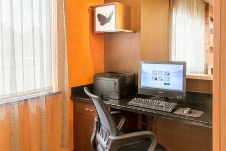 Fairfield Inn & Suites - 24