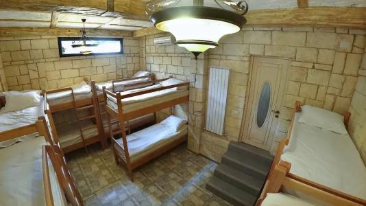 Retro Hostel & Tours - 20