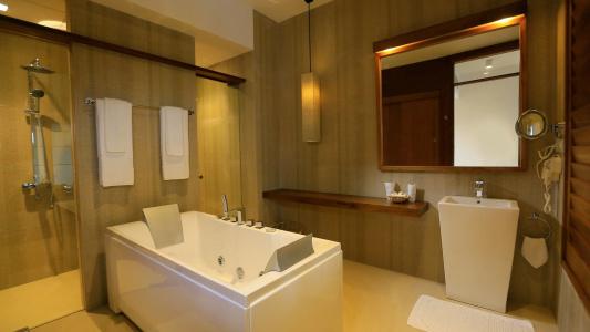 Pandanus Beach Resort & Spa - 11