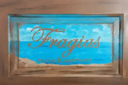 Fragias Studios & - 215