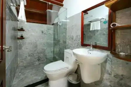Threeway Riverside Villa - 31