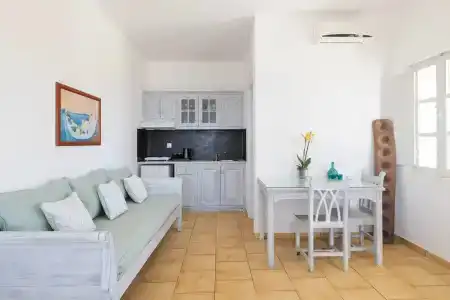 Vrachia Studios & - 113