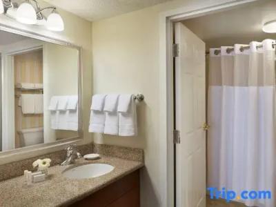 Residence Inn by Marriott Airport - 62