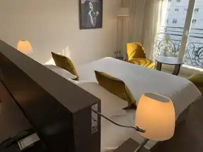 Hôtel Le Canberra - 92