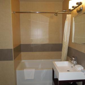 Pointe Plaza - 34