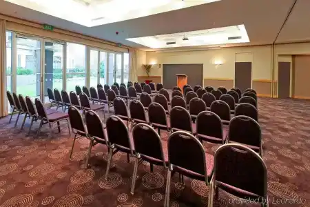 ibis Ellerslie - 13