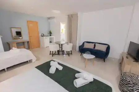 Bamboo Suites Boutique - 141