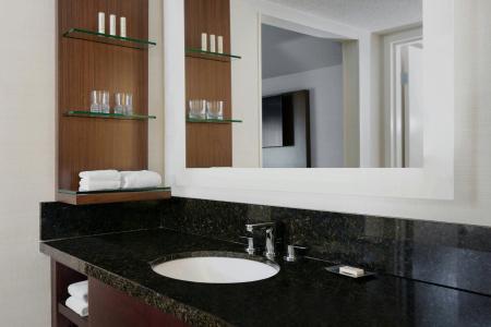 Deltas by Marriott - 6