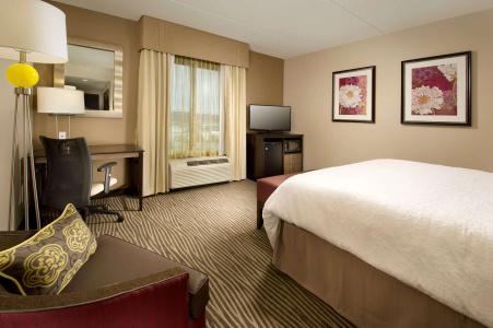 Hampton Inn & Suites/Hamilton Place - 2