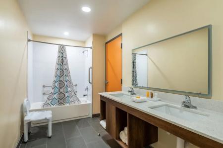 Spot x By Red Collection Orlando International Dr - 36