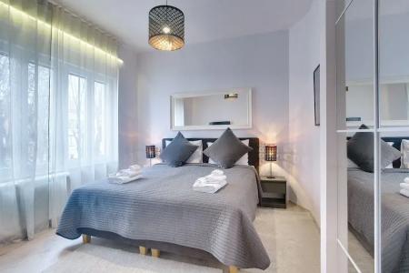 d&a Center  With Free Parking - 24