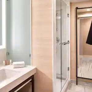 Renaissance Dallas - 34