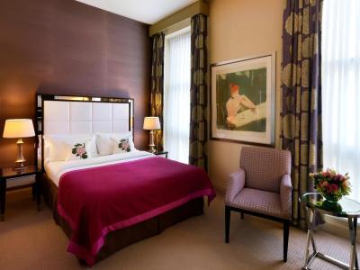 The Mandeville - 24