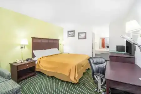 Knights Inn - 25