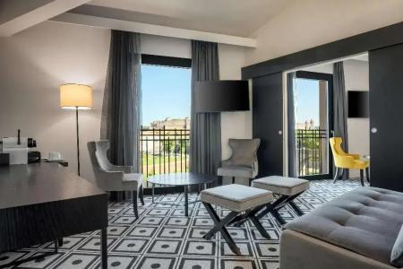 Du Roi & Spa By Sowell Collection - 32