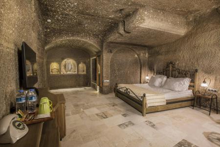 Hera Cave Suites - 3