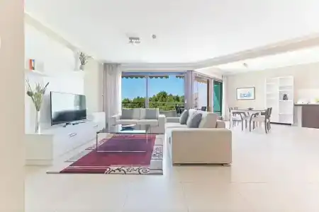 The Residence - 230