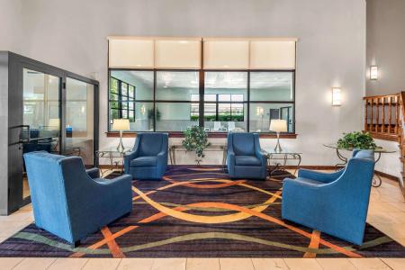 Clarion Inn & Suites Northwest - 12