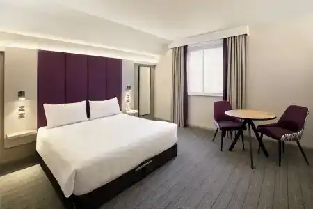 Premier Inn Greenwich - 16