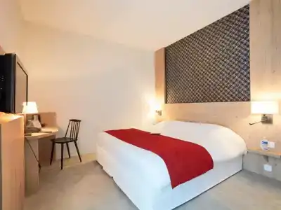 Kyriad Vannes Centre Ville - 51