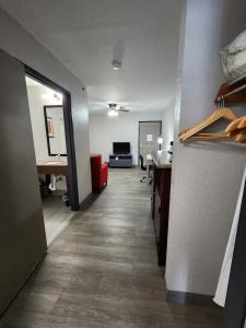 Country Inn & Suites by Radisson, West, KS - 85