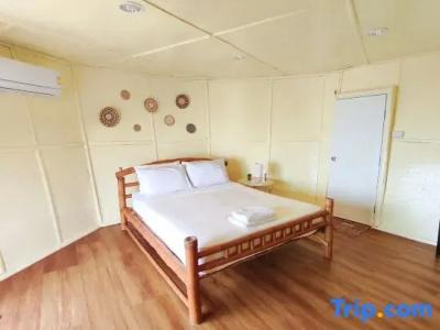 Paree Hut - 34