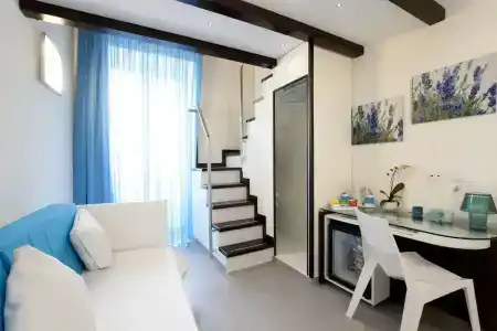 Sorrento Flats - 66