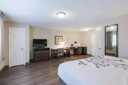 Hawthorn Suites by Wyndham Fort Benning - 25