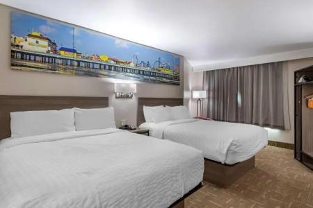Clarion Pointe Galveston Seawall - 44
