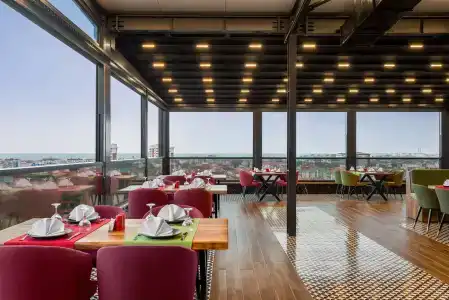 Ramada Plaza By Wyndham - 18