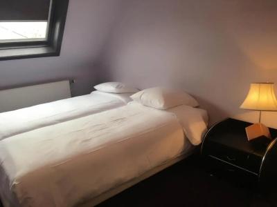 Claridge - 13
