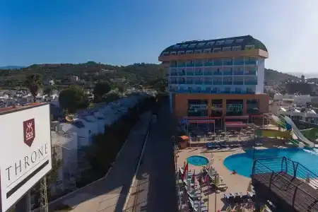Throne Beach Resort & Spa - 28