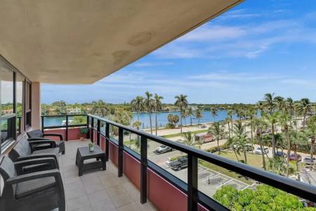 The Alexander All Suites - 751