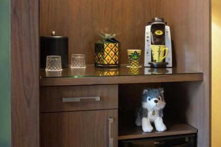 Staypineapple, Rose, Downtown Portland - 26