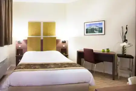 Kyriad Chambéry Centre - Hôtel et Résidence - 92