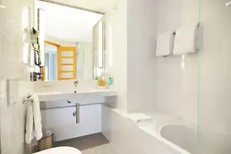 Novotel Barcelona City - 10