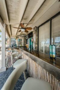 DreamView Beachfront & Resort - 17