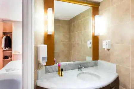 Ibis Guadalajara Expo - 8