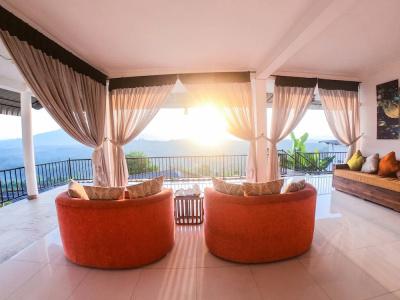 Romance Hills - 53