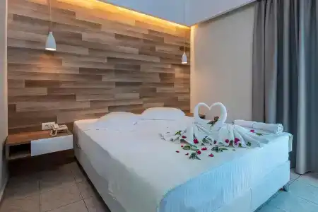 Olympia - 3