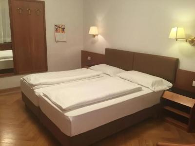 Adria - 75
